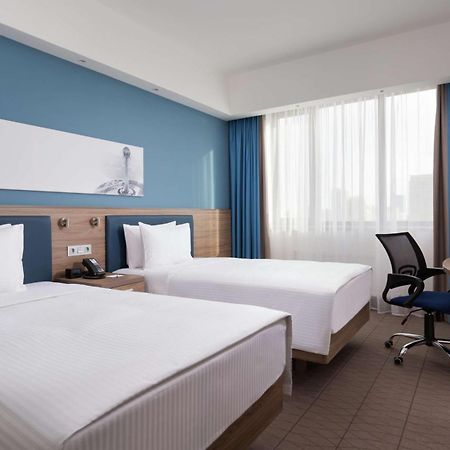 Hampton By Hilton Astana Triumphal Arch Exterior foto