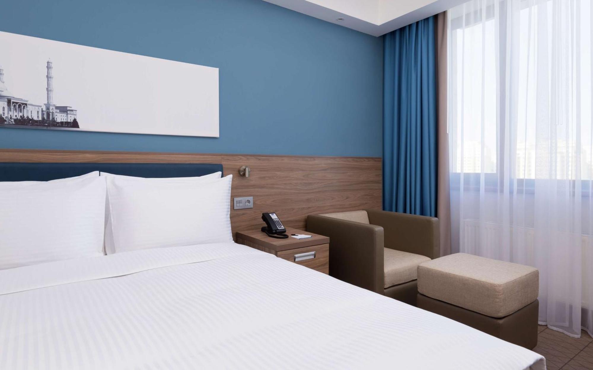 Hampton By Hilton Astana Triumphal Arch Exterior foto