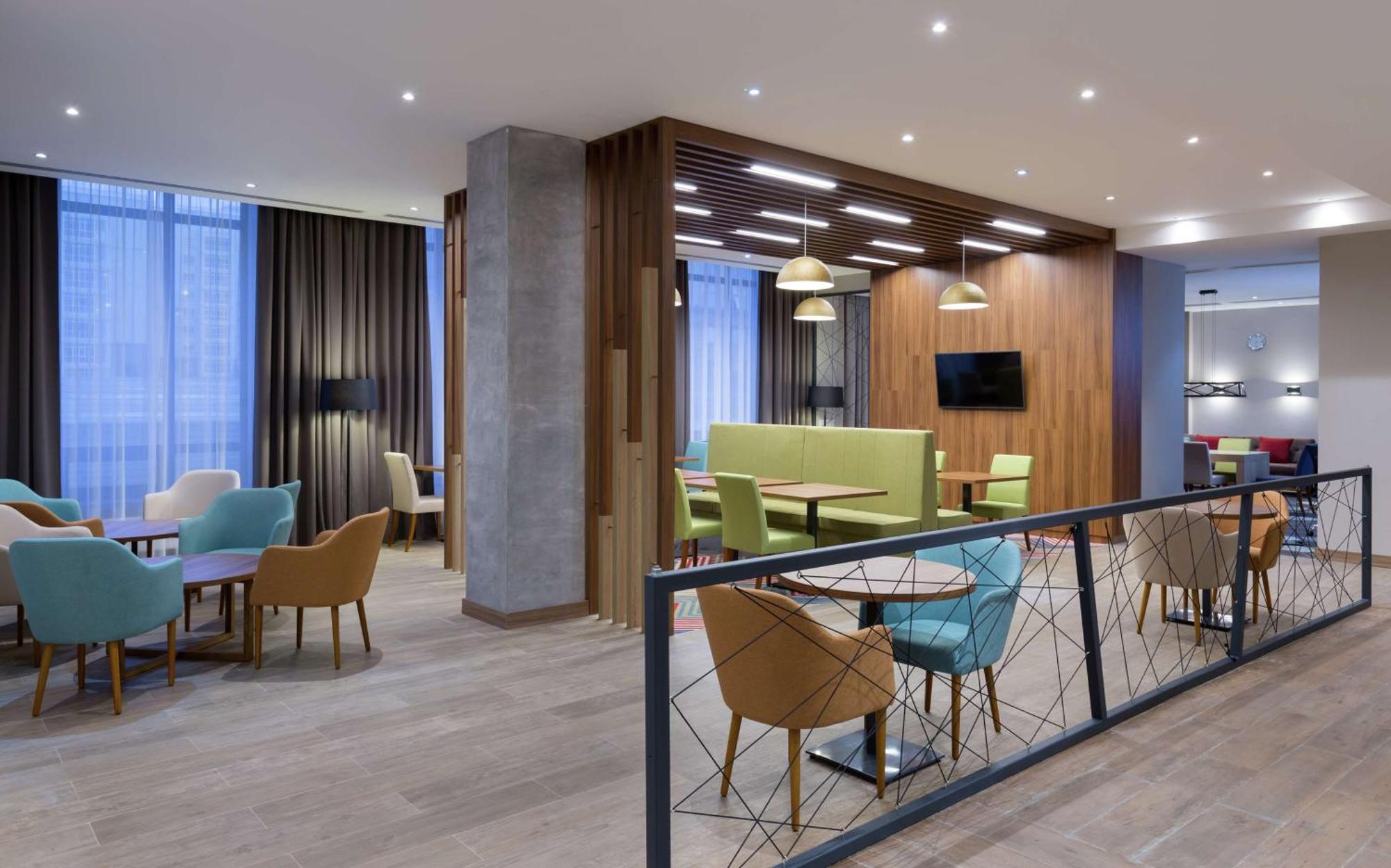 Hampton By Hilton Astana Triumphal Arch Exterior foto
